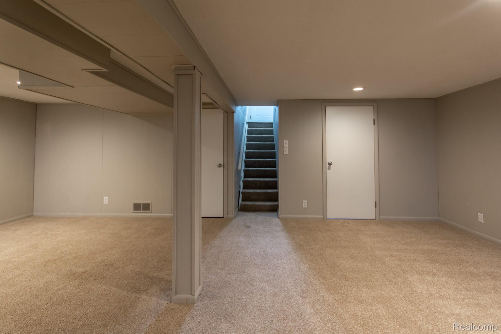 1310 Miller Road Kalamazoo, MI 49001 - Photo 24 of 32 DSC_8509.jpg
