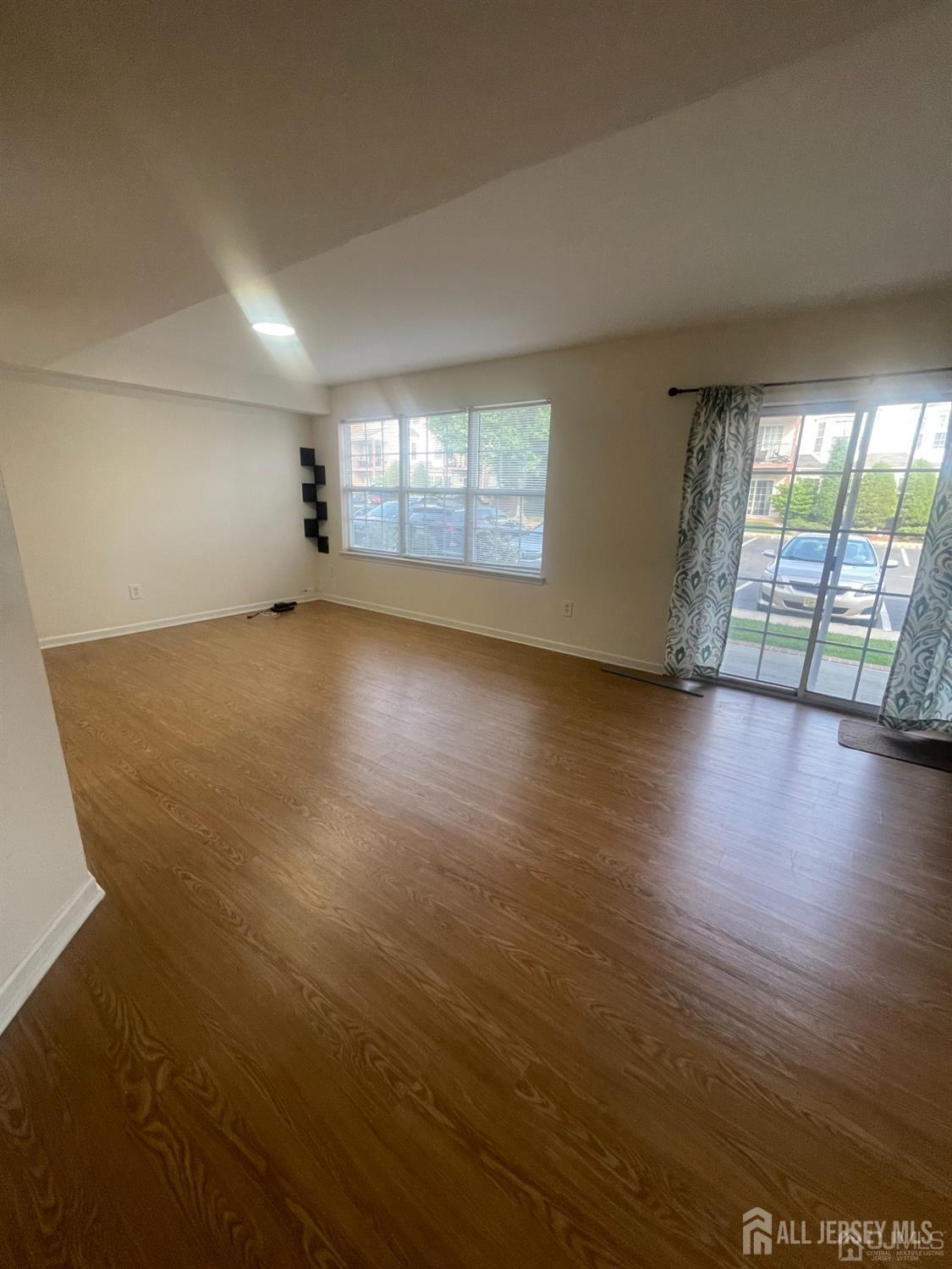 1503 Plymouth Road North Brunswick, NJ 08902 - Photo 8 of 22