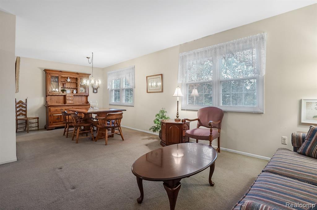 876 Dahlia Lane Rochester Hills, MI 48307 - Photo 13 of 44