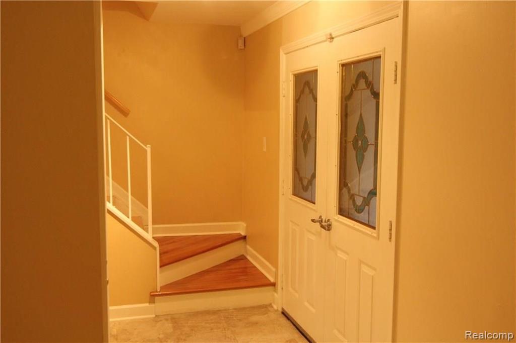 816 Hampton Circle Rochester Hills, MI 48307 - Photo 11 of 35