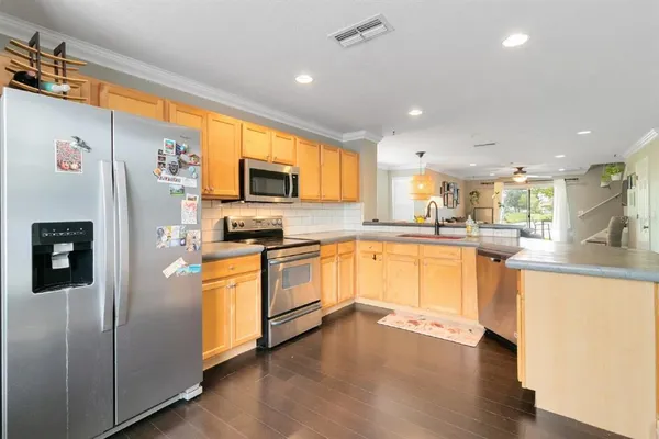 $2,100 | 5800 Lake Pointe Village Circle, Unit 601, Orlando, FL 32822