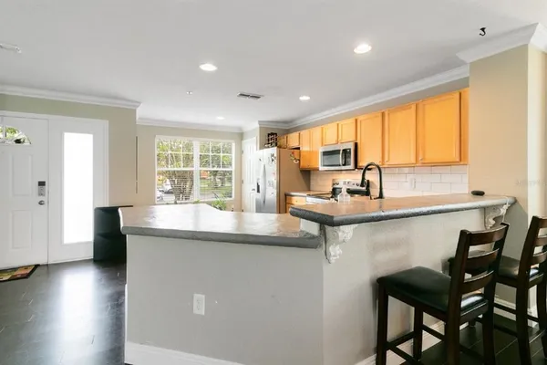 $2,100 | 5800 Lake Pointe Village Circle, Unit 601, Orlando, FL 32822