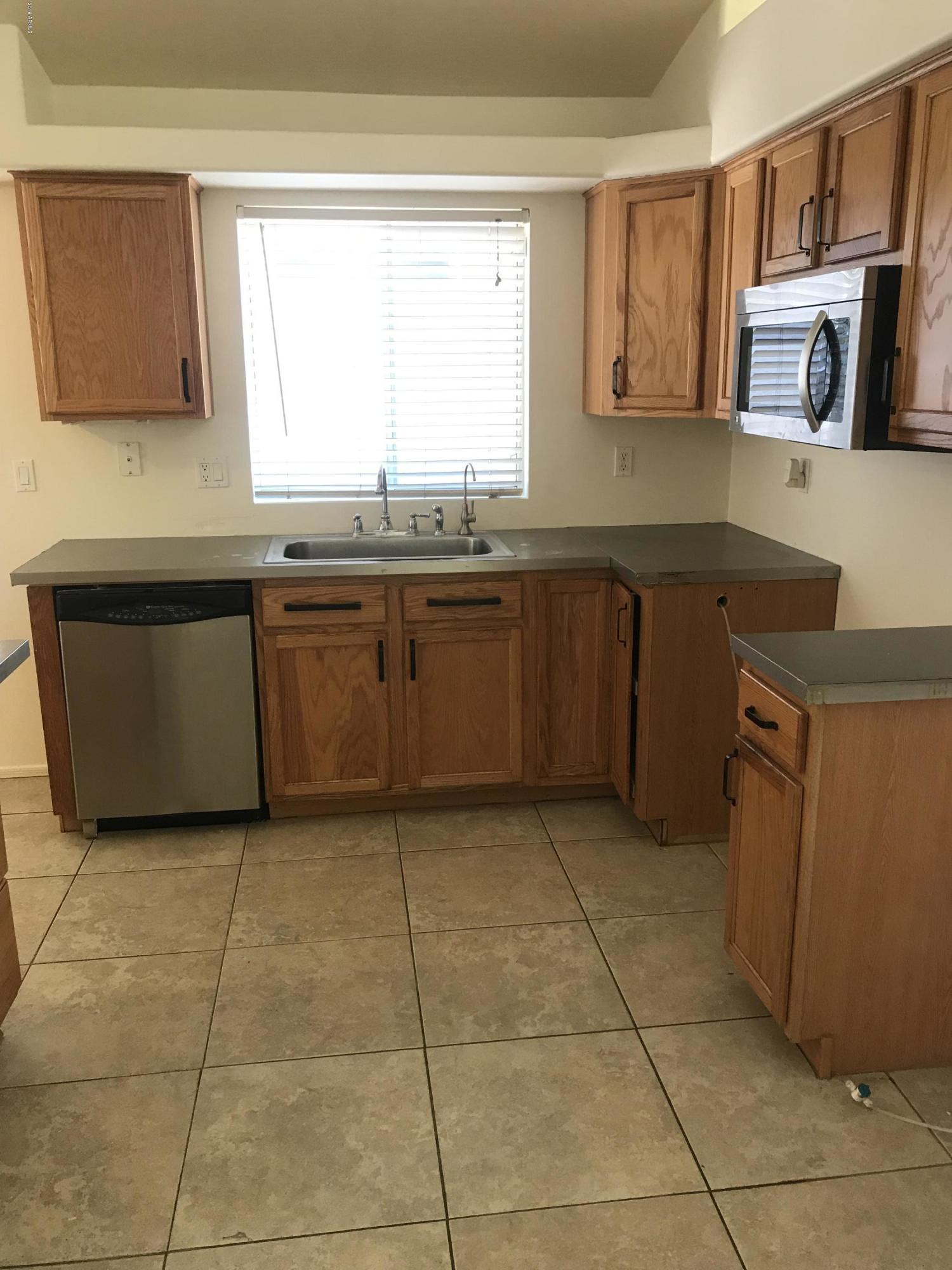 2116 East Danbury Road Phoenix, AZ 85022 - Photo 4 of 19 image