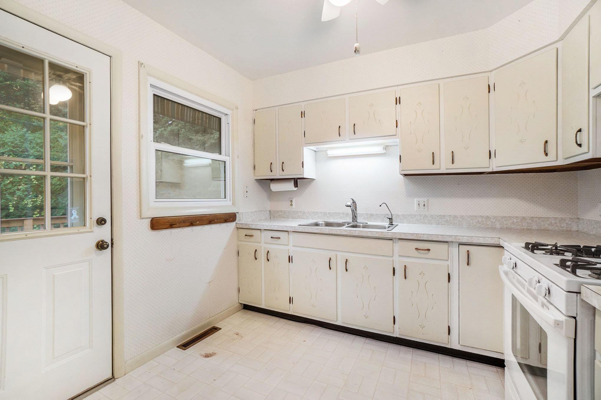4799 Silver Pines Road Traverse City, MI 49685 - Photo 5 of 15