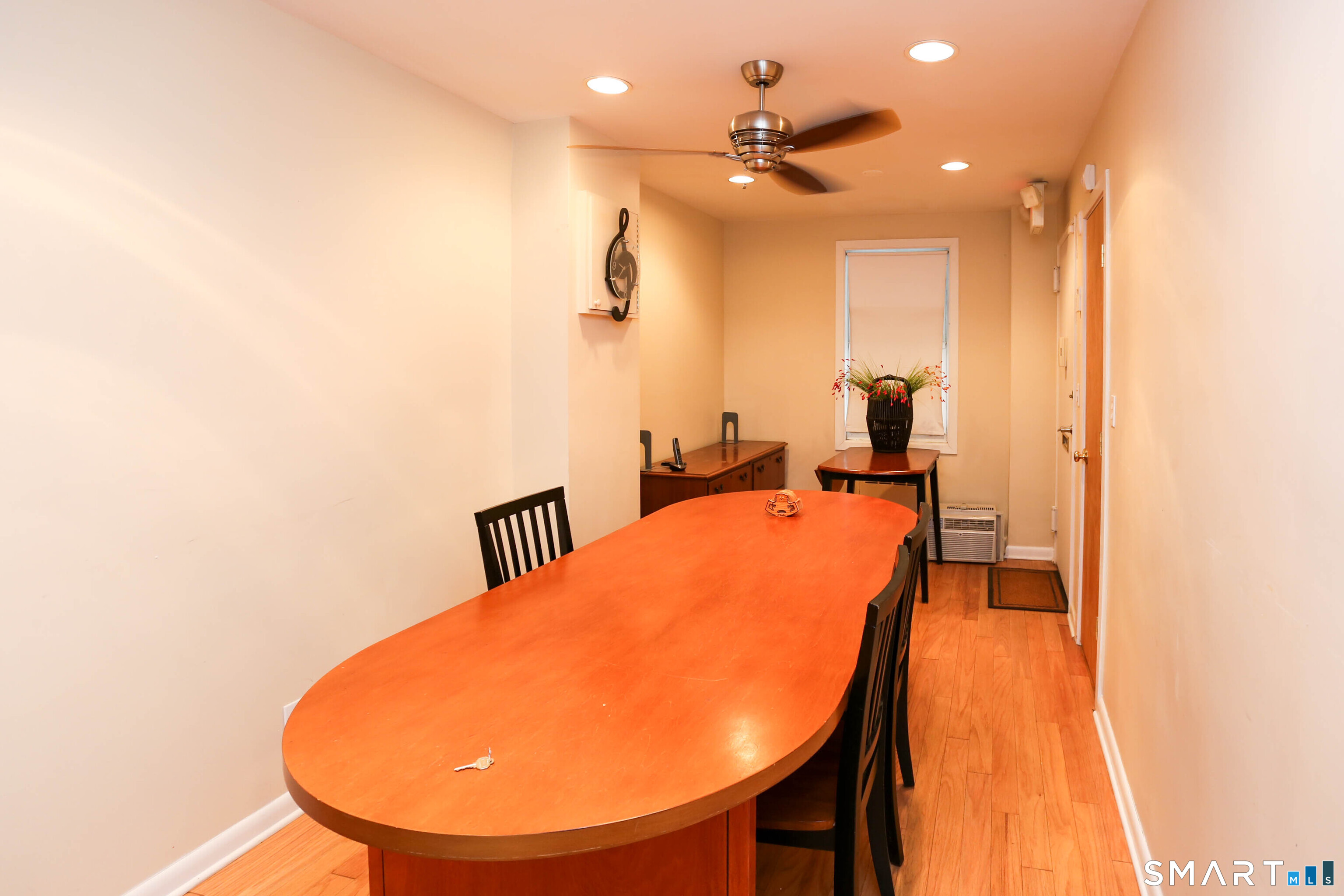 700 Summer Street, Unit 1F Stamford, CT 06901 - Photo 2 of 18