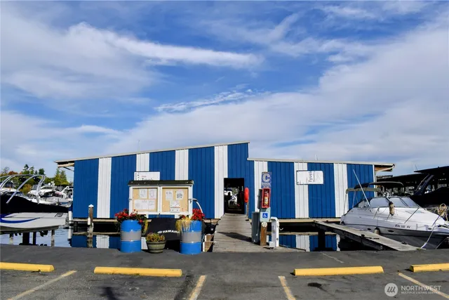 a car parked in front of a building