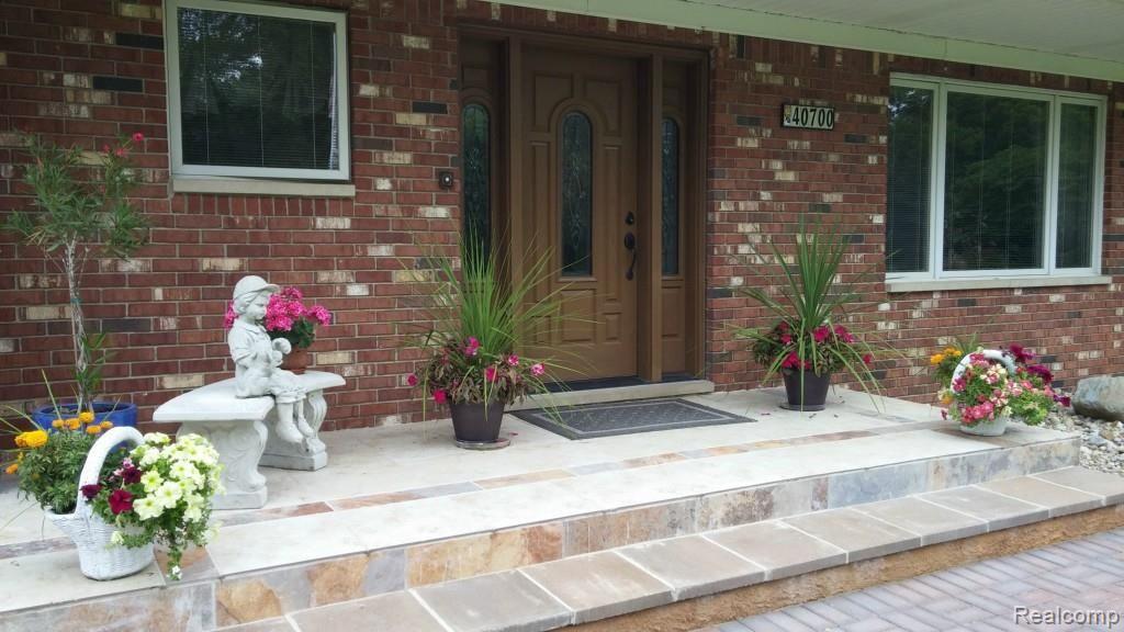 40700 Robbe Road Belleville, MI 48111 - Photo 4 of 38