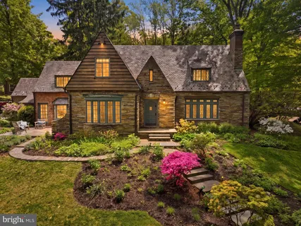 $2,850,000 | 7835 Hampden Lane, Bethesda, MD 20814
