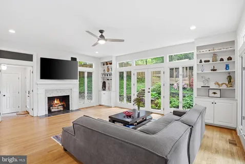 $2,850,000 | 7835 Hampden Lane, Bethesda, MD 20814