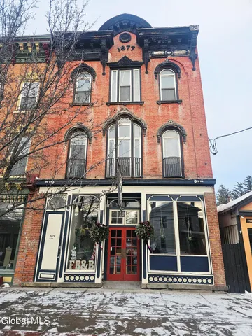 $1,400 | 305 Main Street, Unit 2, Schoharie, NY 12157