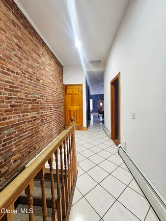 $1,400 | 305 Main Street, Unit 2, Schoharie, NY 12157