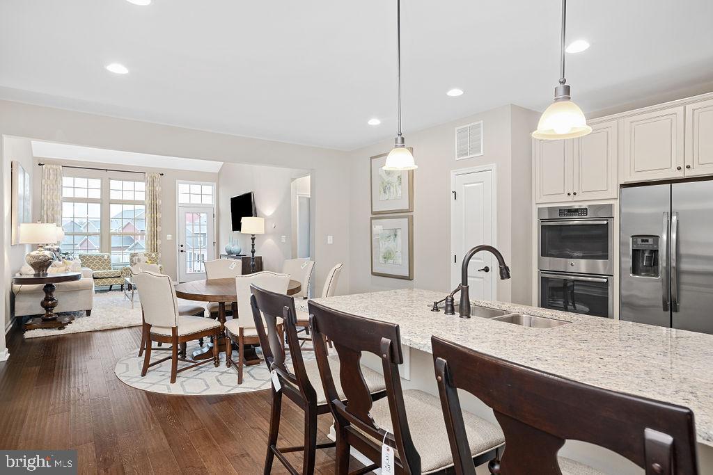 18040 Red Mulberry Road Dumfries, VA 22026 - Photo 2 of 46 KITCHEN/DINING ROOM