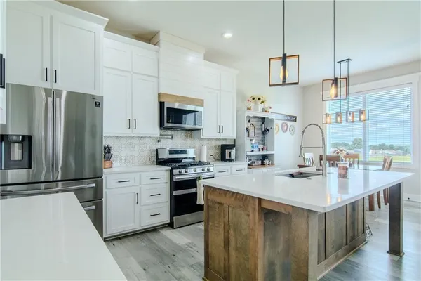 $449,000 | 76 Casper Street, Garden City, MO 64747
