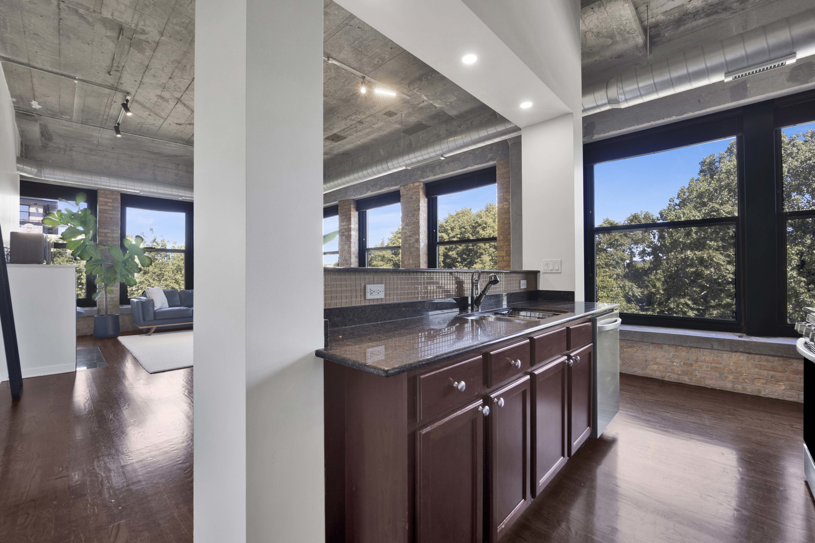 1069 West 14th Place, Unit 332 Chicago, IL 60608 - Photo 7 of 26