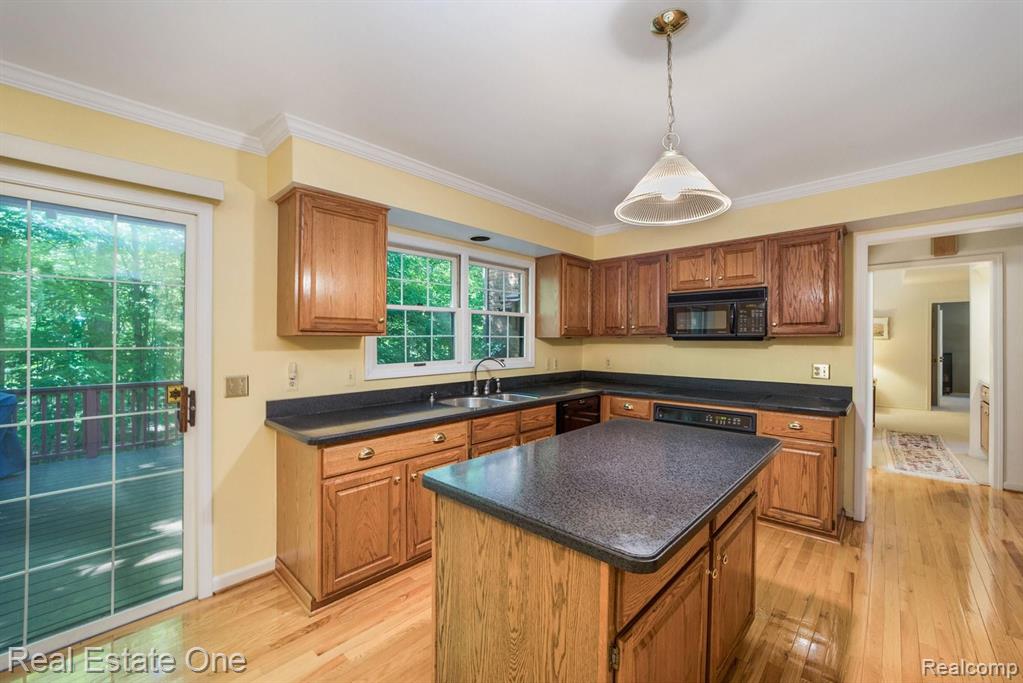 1445 Sandy Ridge Drive Rochester Hills, MI 48306 - Photo 5 of 26