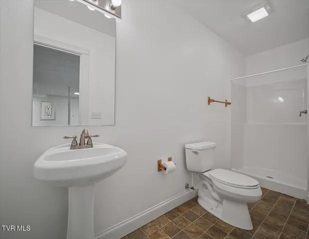 $1,500,000 | 176 Country Acres Drive, Elizabethton, TN 37643