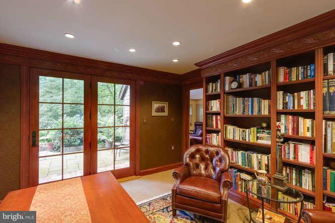 2367 Hunter Mill Road Vienna, VA 22181 - Photo 11 of 30 Library