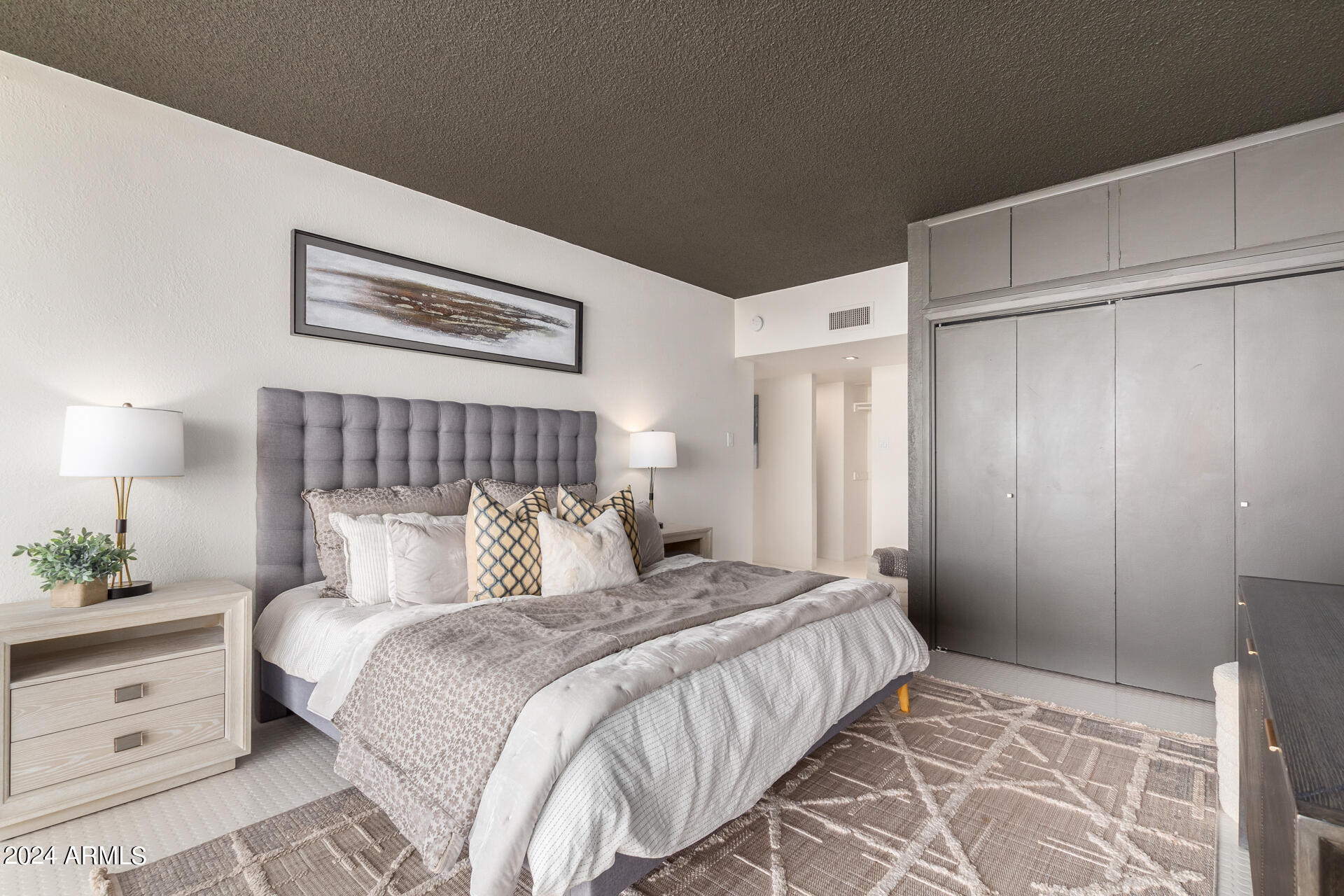 207 West Clarendon Avenue, Unit F8 Phoenix, AZ 85013 - Photo 15 of 28 0017-17 - Clarendon