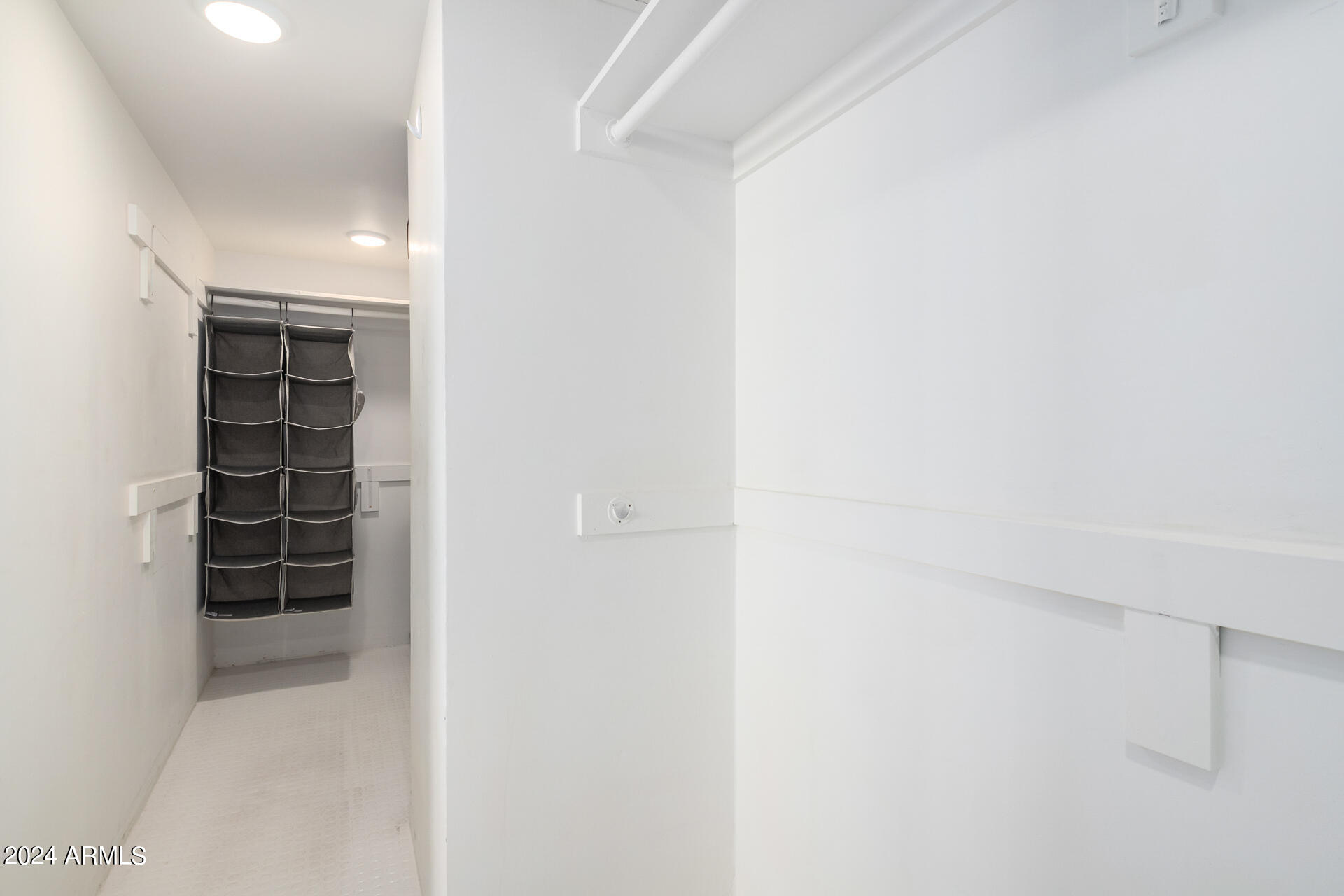 207 West Clarendon Avenue, Unit F8 Phoenix, AZ 85013 - Photo 19 of 28 0021-21 - Clarendon