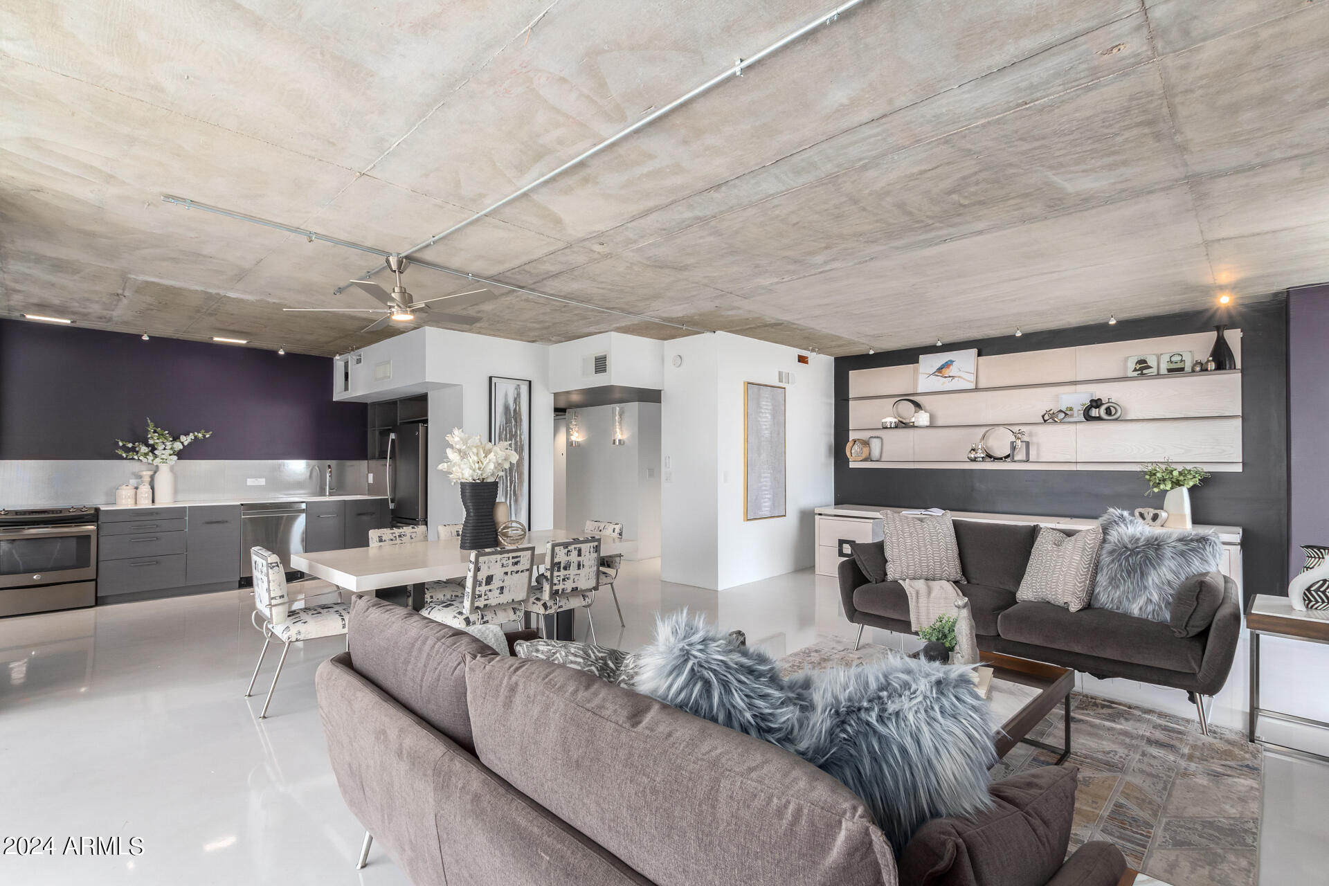 207 West Clarendon Avenue, Unit F8 Phoenix, AZ 85013 - Photo 7 of 28 0005-05 - Clarendon