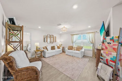 $334,000 | 102 Spikes Circle, Southport, FL 32409