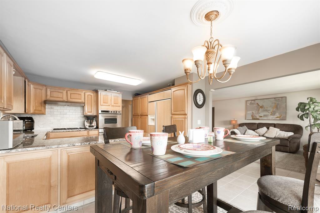 7030 Commerce Road West Bloomfield, MI 48324 - Photo 6 of 32