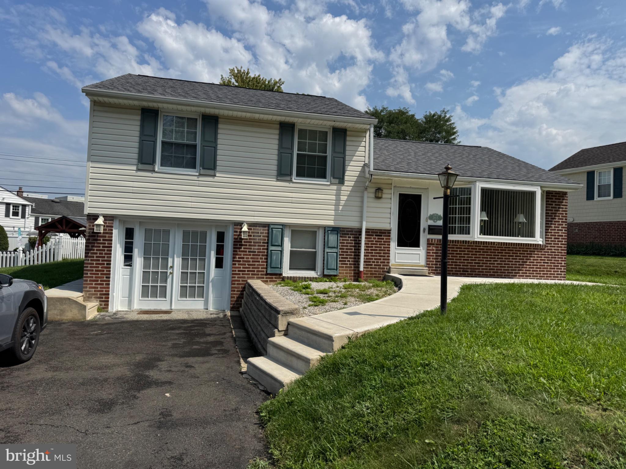 3805 Andrea Road Philadelphia, PA 19154 - Photo 3 of 30 Gallery Image 3