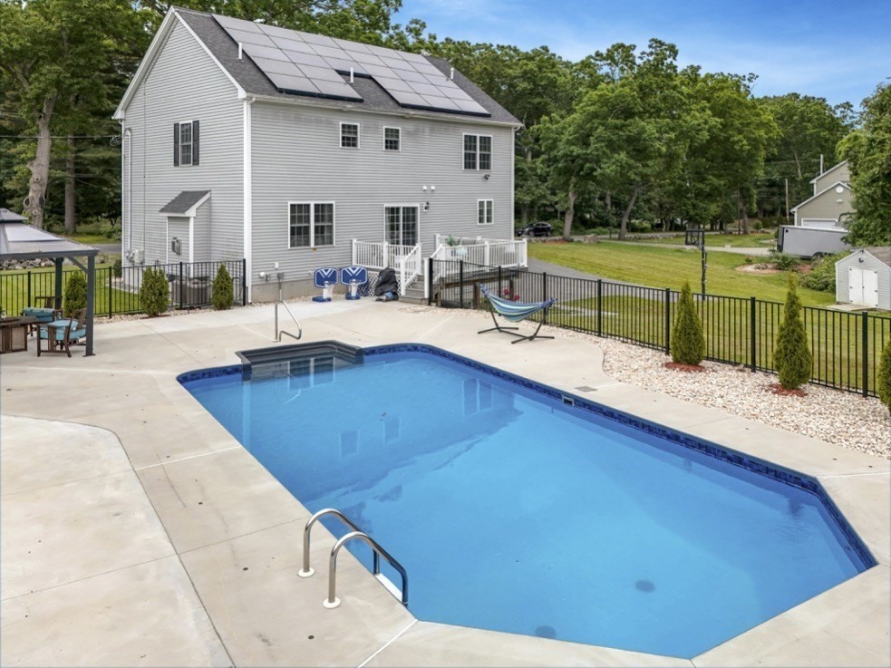 102 Parker Road Dracut, MA 01826 - Photo 27 of 35 Gallery Image 27