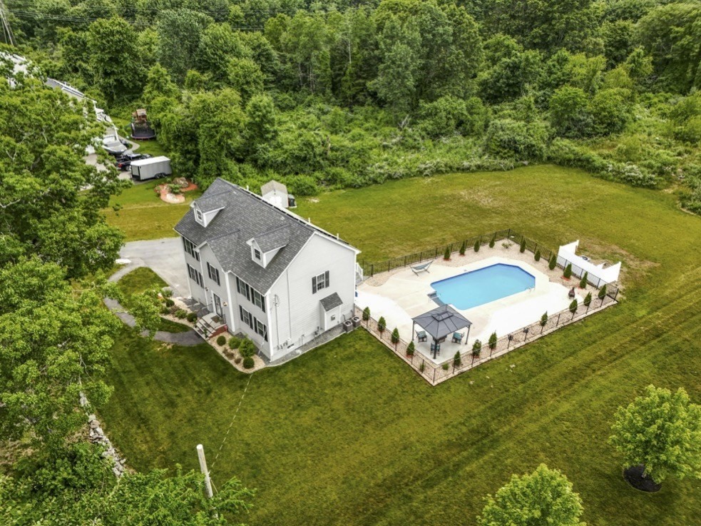 102 Parker Road Dracut, MA 01826 - Photo 30 of 35 Gallery Image 30