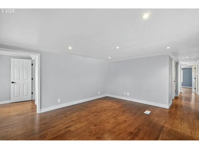 $149,000 | 681 Southwest Concord Way, Beaverton, OR 97006