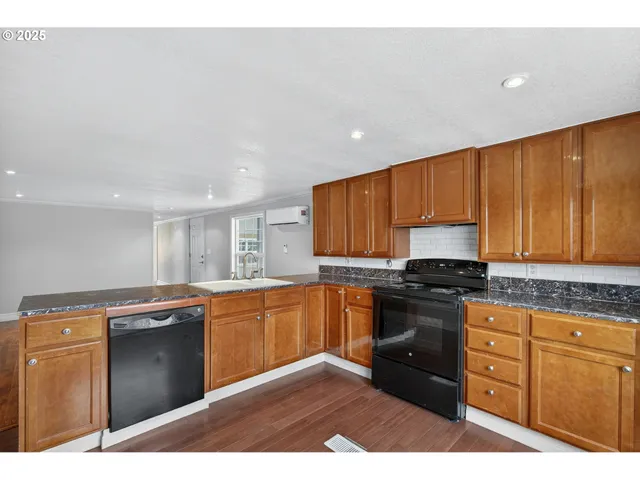 $149,000 | 681 Southwest Concord Way, Beaverton, OR 97006