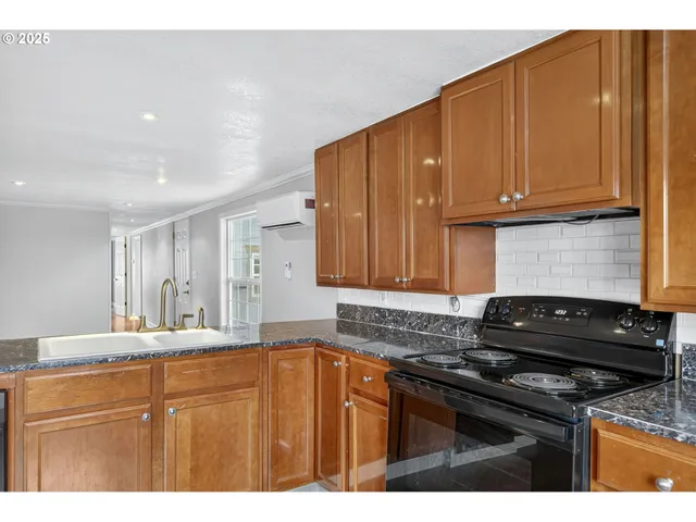 $149,000 | 681 Southwest Concord Way, Beaverton, OR 97006