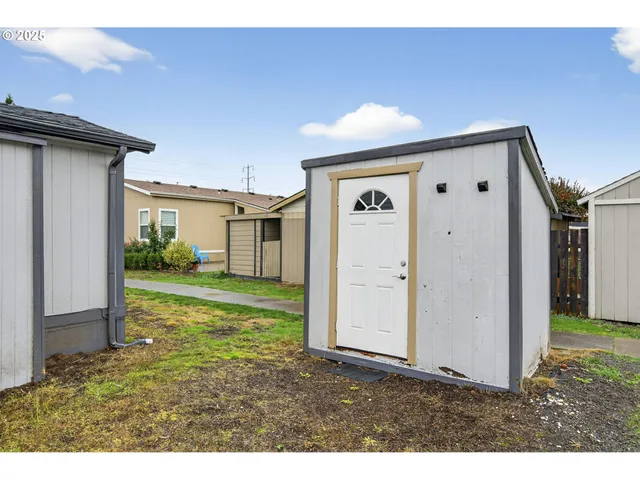 $149,000 | 681 Southwest Concord Way, Beaverton, OR 97006