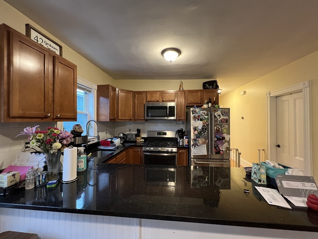 42 Gorham Street, Unit 3 Somerville, MA 02144 - Photo 5 of 39