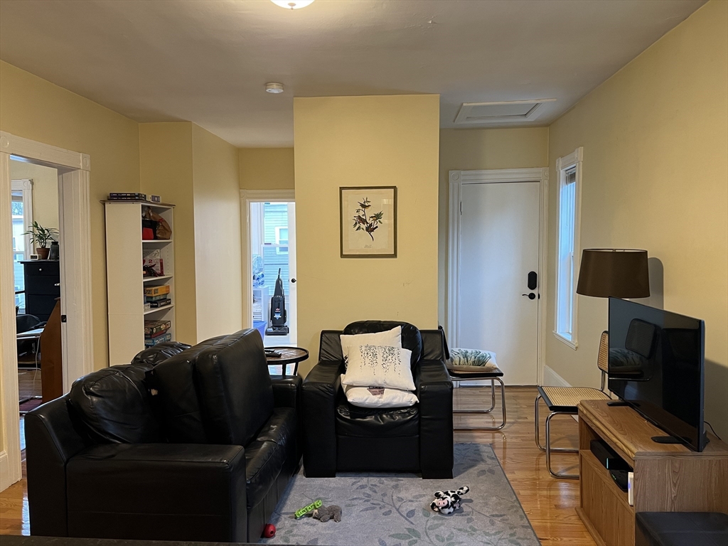 42 Gorham Street, Unit 3 Somerville, MA 02144 - Photo 7 of 39