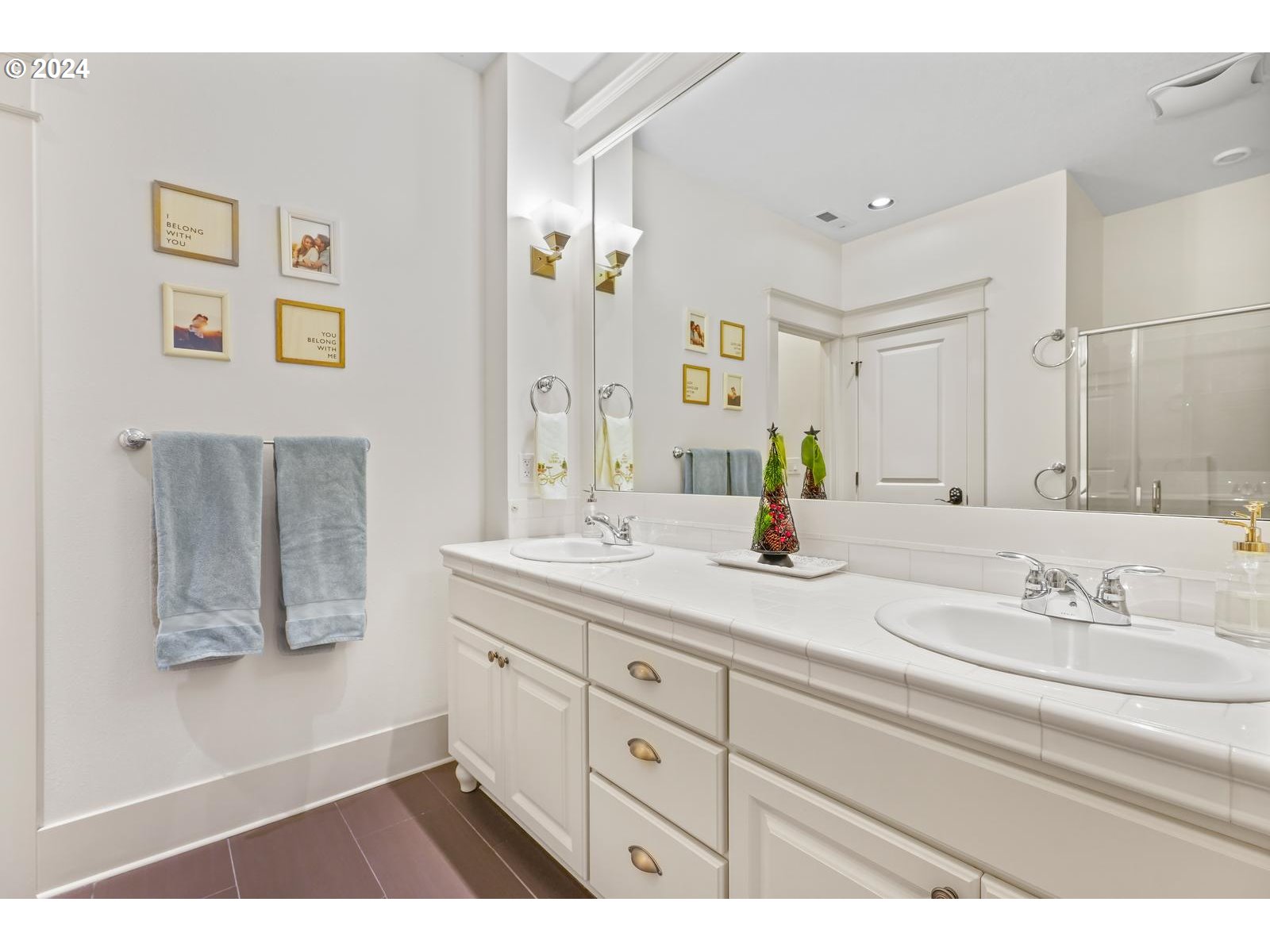 615 Southwest Rustica Terrace Portland, OR 97225 - Photo 31 of 48 Bathroom