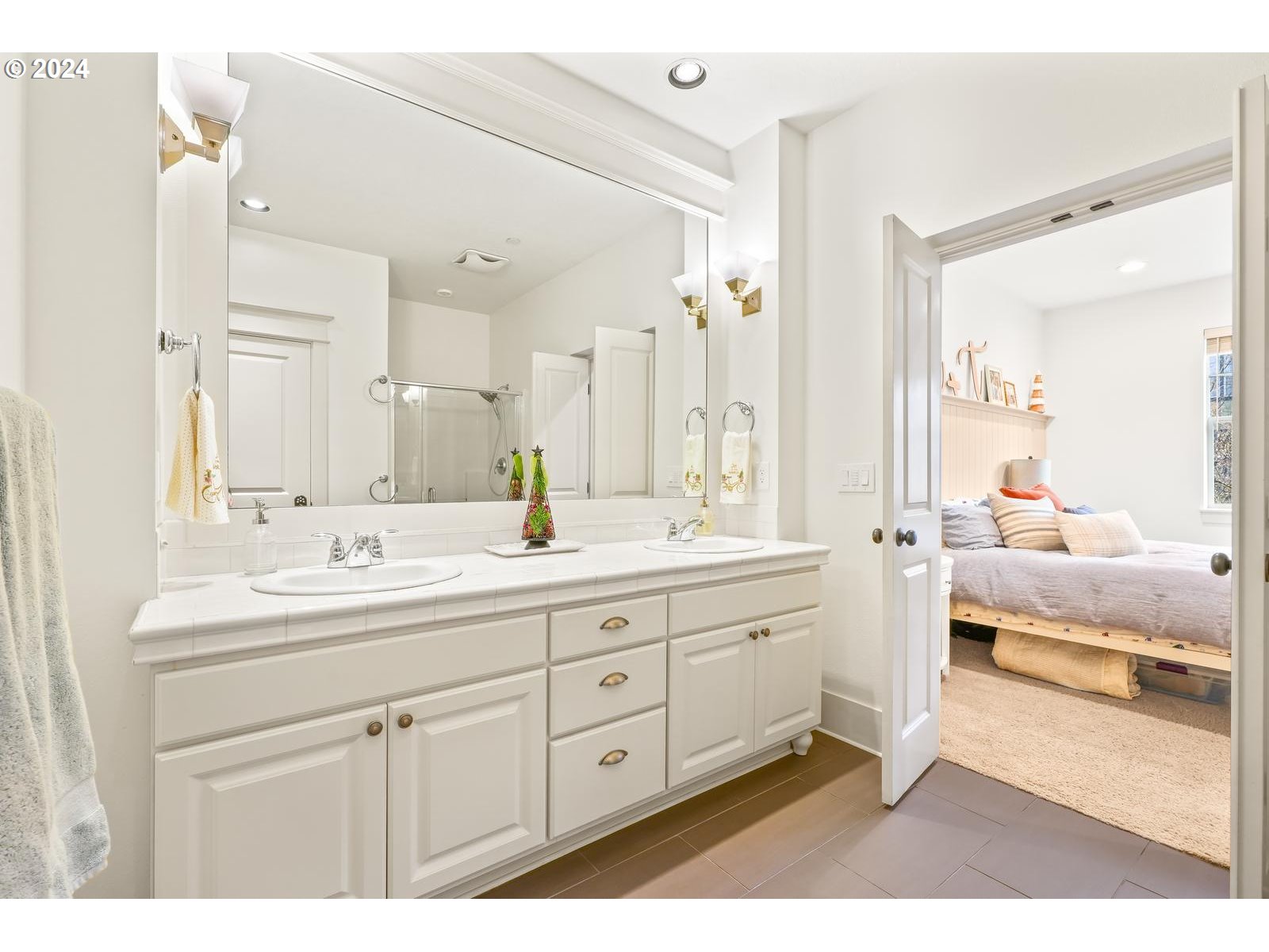 615 Southwest Rustica Terrace Portland, OR 97225 - Photo 33 of 48 Bathroom, Attached