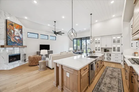 $750,000 | 3206 Brays Point, Katy, TX 77493