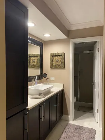 $3,500 | 130 Lakeshore Drive, Unit PH 22, North Palm Beach, FL 33408