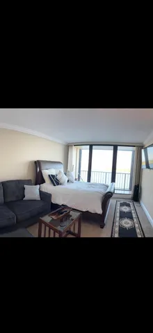 $3,500 | 130 Lakeshore Drive, Unit PH 22, North Palm Beach, FL 33408