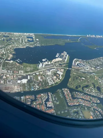 $3,500 | 130 Lakeshore Drive, Unit PH 22, North Palm Beach, FL 33408