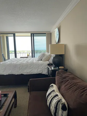 $3,500 | 130 Lakeshore Drive, Unit PH 22, North Palm Beach, FL 33408