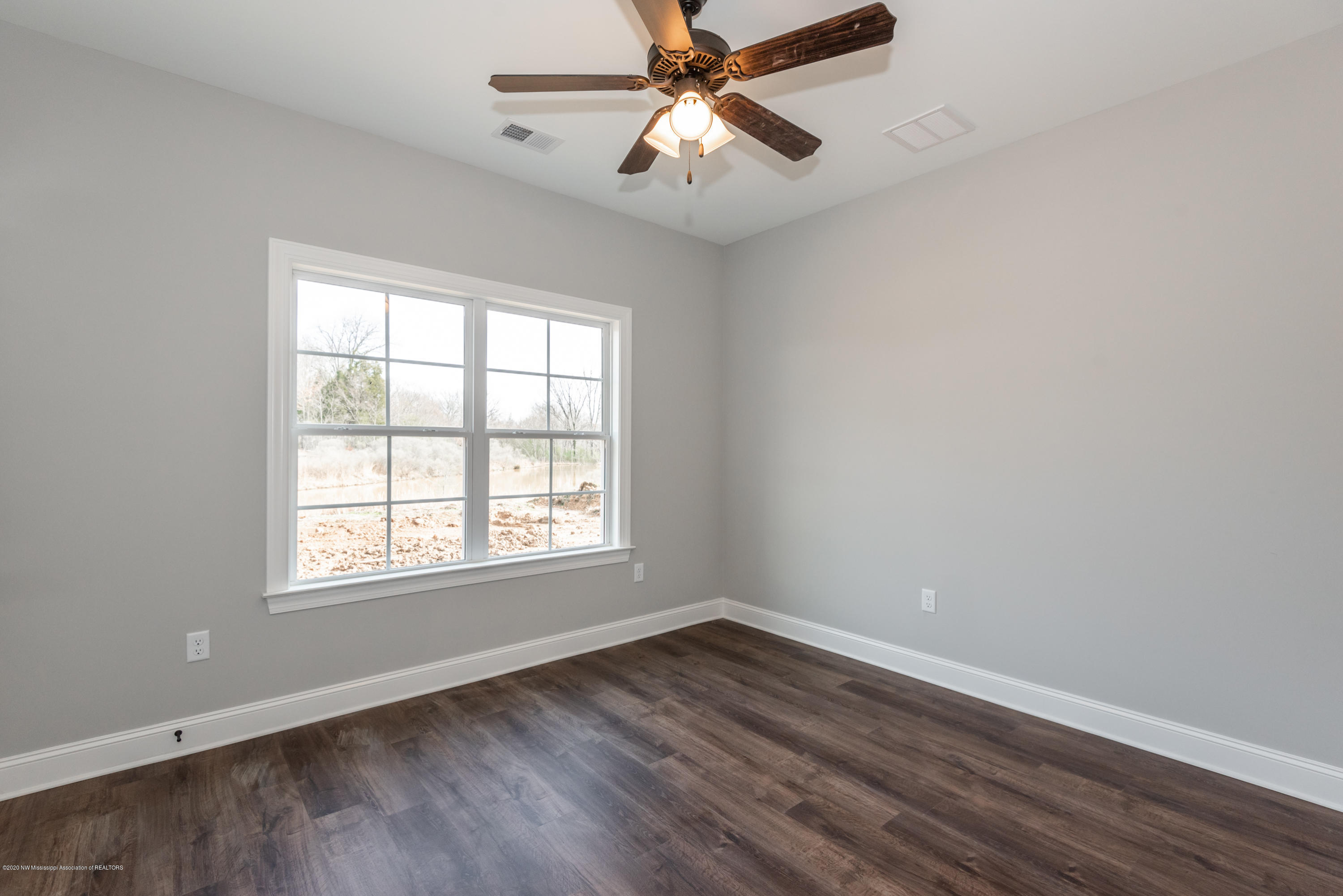 677 Pond View Circle Hernando, MS 38632 - Photo 19 of 29 DSC_2454