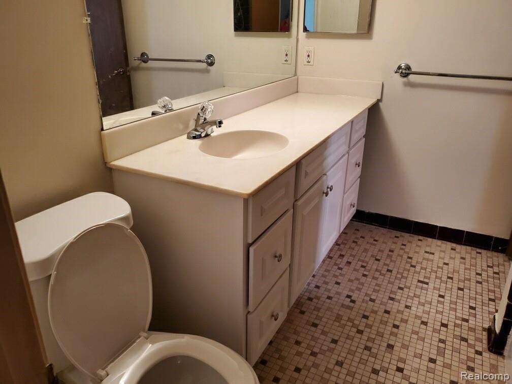 24207 Evergreen Road, Unit 41 Southfield, MI 48075 - Photo 9 of 15 imagejpeg_1 (1).jpg