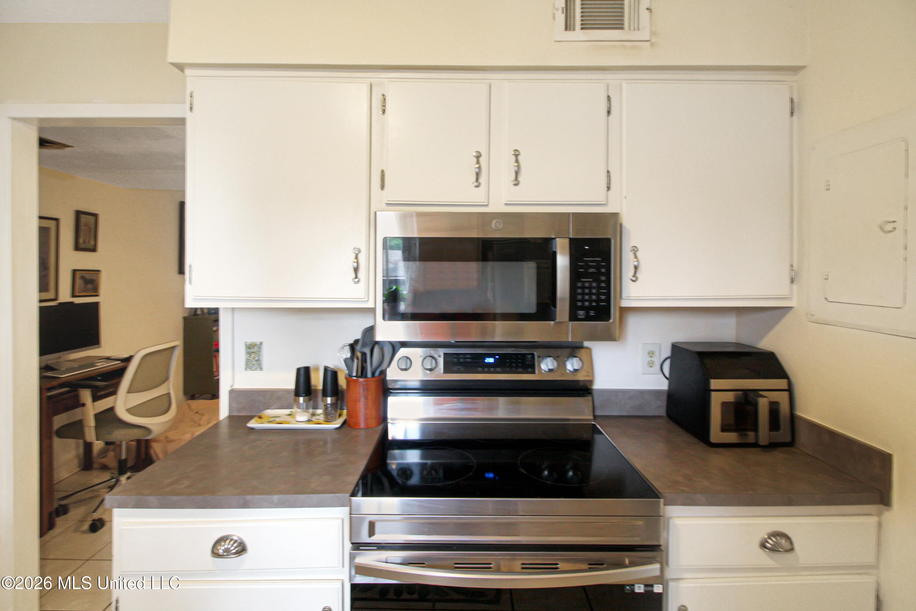 1255 East County Line Road, Unit L8 Jackson, MS 39211 - Photo 18 of 34 IMG_1234