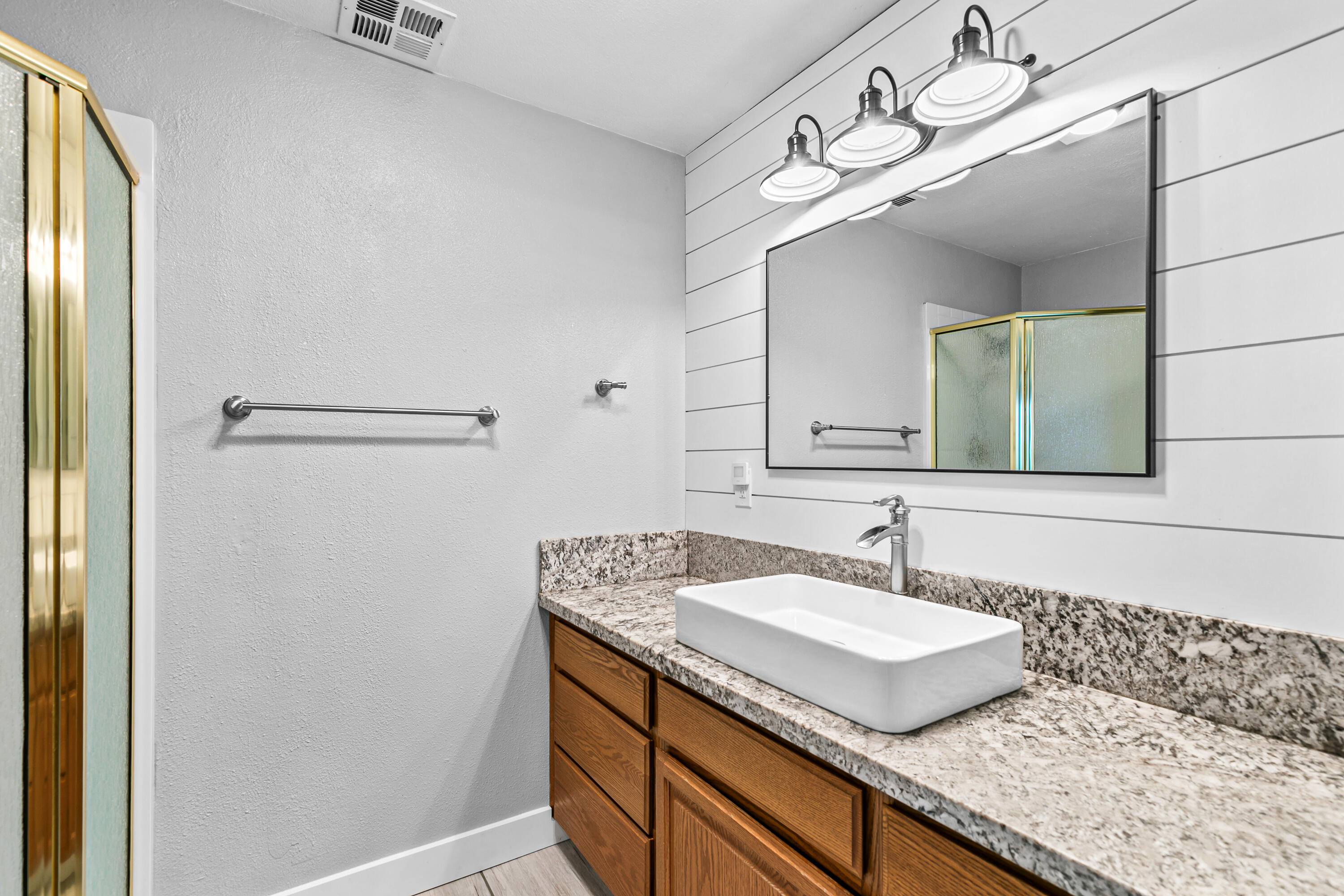 4131 West Griffin Creek Road Medford, OR 97501 - Photo 20 of 41 9R9A1185