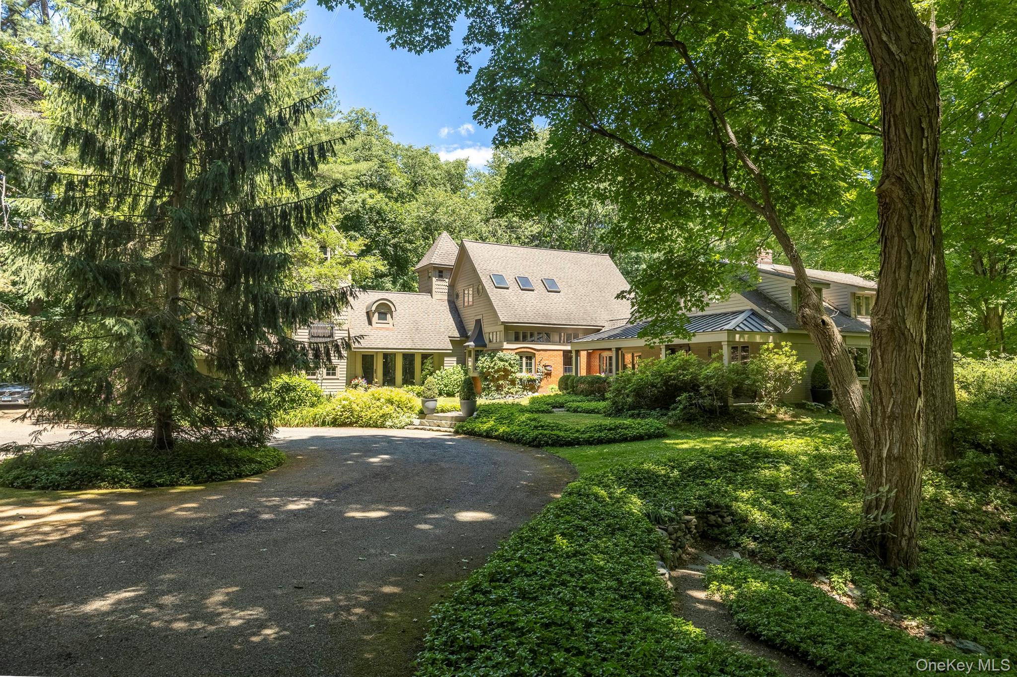 183 Titusville Road Poughkeepsie, NY 12603 - Photo 4 of 27 The view as you approach the home and circular driveway