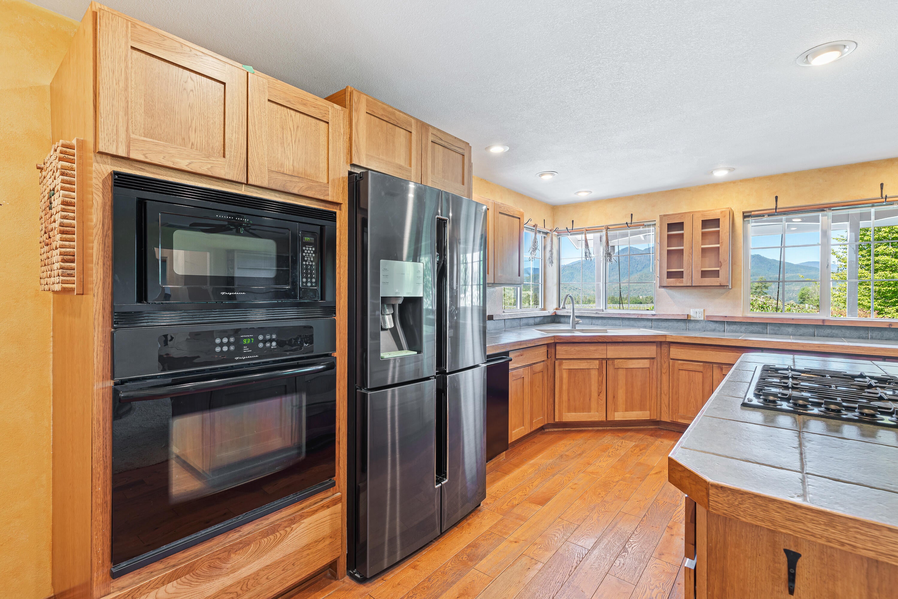 1494 Kubli Road Grants Pass, OR 97527 - Photo 13 of 67 9R9A4038