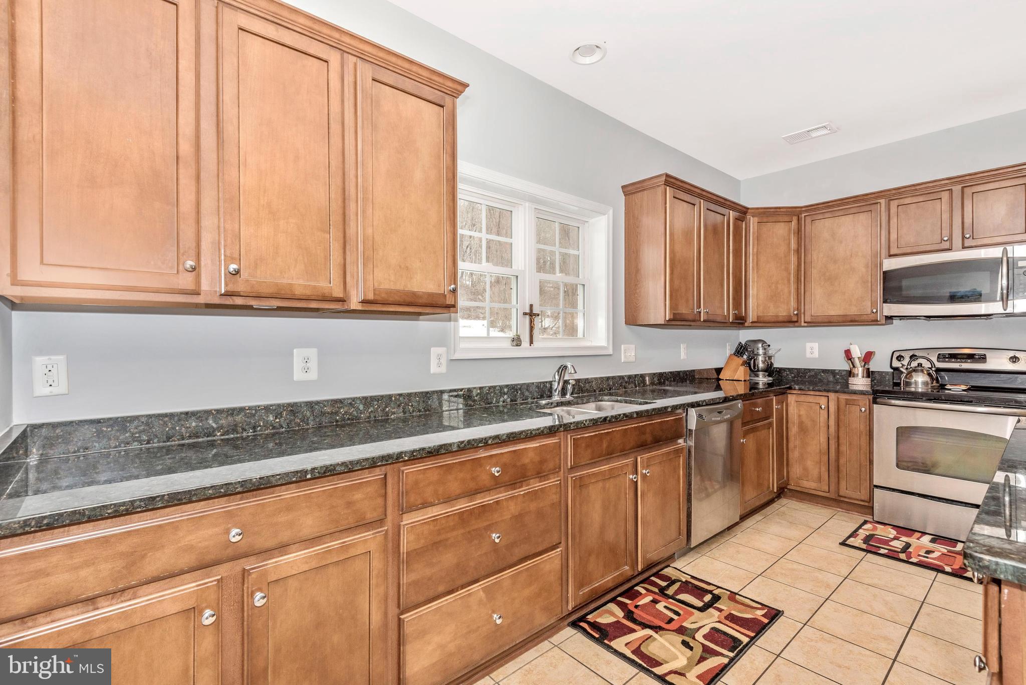 8404 Edgewood Church Road Frederick, MD 21702 - Photo 14 of 30 Kitchen with Breakfast Bar