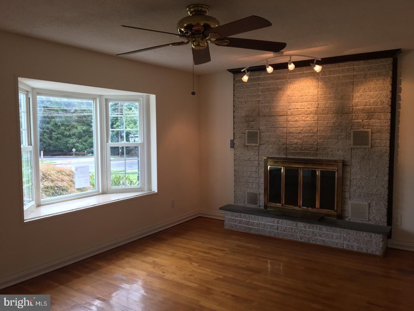 1148 Butztown Road Bethlehem, PA 18017 - Photo 3 of 18 Gallery Image 3